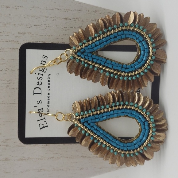 1881- Beaded Dangle Women's Handmade Earrings NWT - Picture 1 of 4